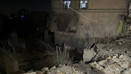 突发!美国宣布摧毁胡塞武装总部,成功打击其关键领导层!加沙政府新领导人被以军炸死,上任仅5天!哈马斯高官夫妇被打死