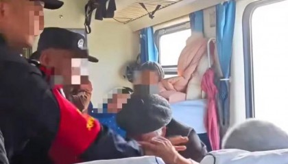 母女俩列车霸座还持刀威胁,12306回应