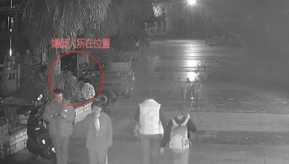 帅惨咯!贵州一辅警饭后散步,顺路抓了2个嫌疑人