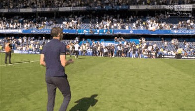 尴尬!水晶宫主帅格拉斯纳赛后与格伊打招呼,球员未回应