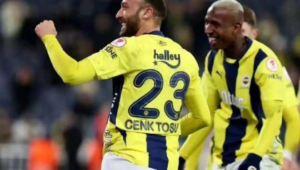 穆里尼奥4分钟3球逆转锁胜局 费内巴切距榜首仅差2分