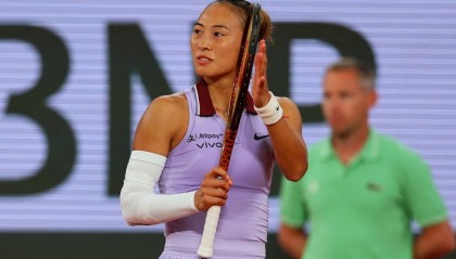 轰22个制胜分!法网-郑钦文2-0轻取前赛会亚军 晋级次轮