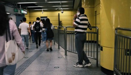 “地铁换乘路线比我的命还长”,大城市通勤很难不被它逼疯