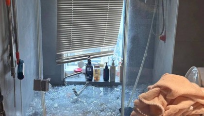 洗澡时突然爆炸，女子手筋断裂，多处缝针……家里有它快自查