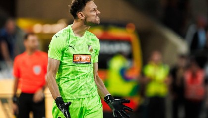 亨德森的豪爽庆祝:水晶宫夺冠后1000镑请客球迷,感动无数