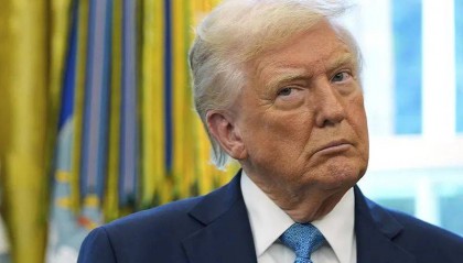 特朗普松口:对华关税将从145%大幅下降