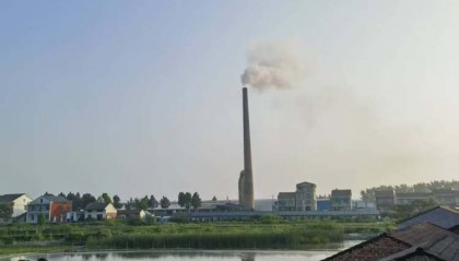 湖北监利一建材公司65米高烟囱倒塌,公司负责人称建成才两年多