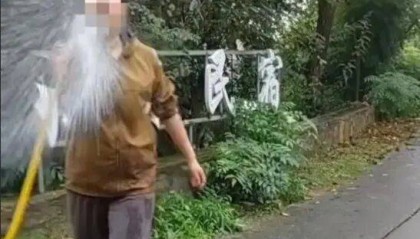 游客花果山捡板栗被诬偷盗,景区也有责任 | 新京报快评