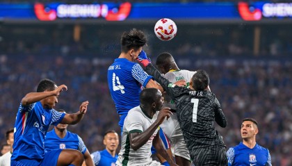 北青体育：由于蒋圣龙鼻骨骨折，国足不排除补招其他球员的可能