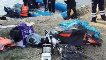 家属称读高一儿子跳桥轻生,丈夫营救身亡其子仍失联 警方:已有人员在现场