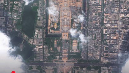 震撼!从500公里外的太空看阅兵现场的国之重器