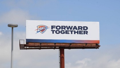 NBA选秀夜惊天变局!雷霆篮网5队疯狂交易,杜兰特去向牵动全联盟