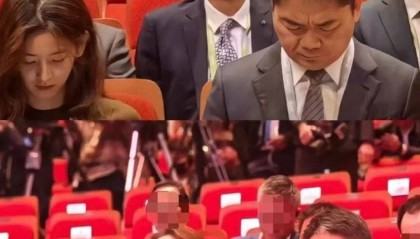 刘强东发朋友圈：谁给我拍的照片？让我在老婆面前没了自信