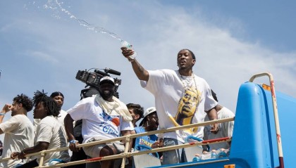 杰威:我可不会送队友手表 现在得精打细算过日子