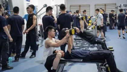 “八块腹肌和胸肌我都看习惯了”！浙江这所高校的健身房太火爆