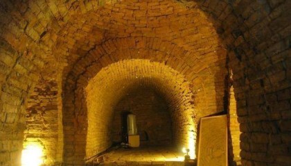 此人死后立碑：无金无银，不要挖我！盗墓贼：不挖怎么知道有没有