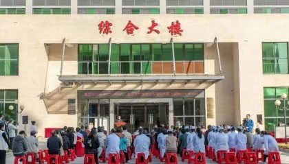 广东梅州一公立医院欠薪背后:医疗收入下降近3成,全国43.87%同类医院出现亏损