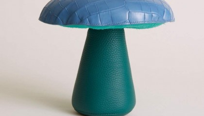 法国制造爱马仕蘑菇造型纸镇售价23000元被嘲“蓝瘦香菇”，网友：吃相不要太难看！爱马仕：仅存少量现货