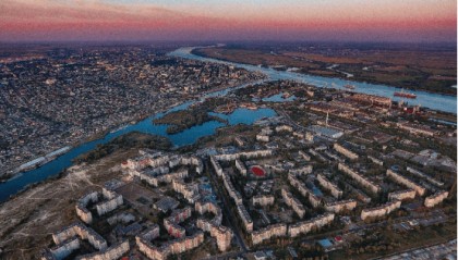 血拼一夜！俄军敢死队冲入赫尔松，远火大开杀戒，乌军机器人参战