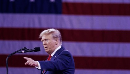 投票结果7：4！特朗普迎来惨败，美国法院正式裁定：他无权对中印等国加征关税