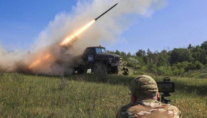 大转弯,特朗普或首次动用总统授权为乌克兰提供3亿美元军援