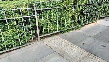 盲道通向一堵墙?记者探访长沙多处盲道被占现场!湖南已专门立法,10月1日施行