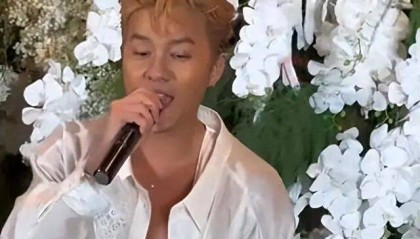 知名男歌手突然现身陌生人婚礼,并随礼999元!