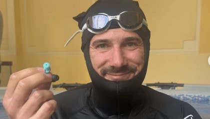 男子水下憋气29分钟刷新世界纪录,时长大约是海豚2倍