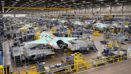 无法面对噩耗,十几名美空军上将警告特朗普政府,空战优势要丢了