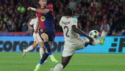 复仇!欧冠-拉菲尼亚戴帽莱万破门 巴萨4-1终结对拜仁6连败