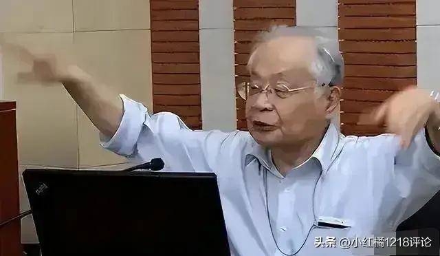 没下限！匪夷所思！中科院何祚庥问项立刚：一光年等于多少自然年