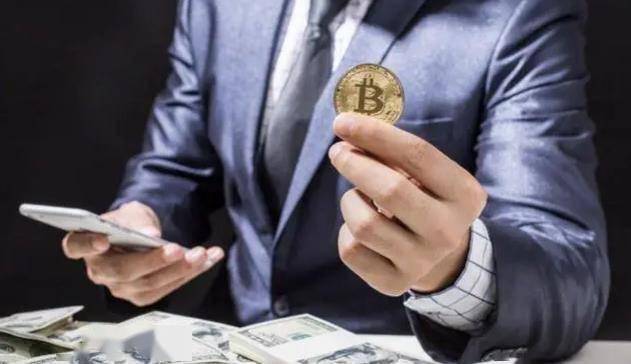 那个买十万比特币，就成为中国比特币首富的李笑来，现在生活怎样