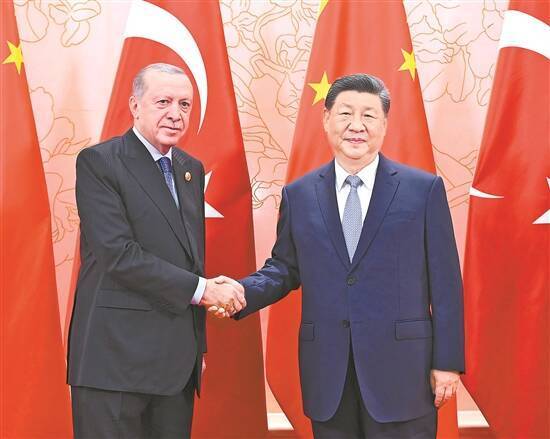 习近平分别会见出席2025年上合组织峰会的部分国家领导人