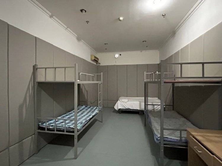 影子调查｜宾馆里的刑讯逼供：1名“指居”者死亡，11名办案人员被判刑