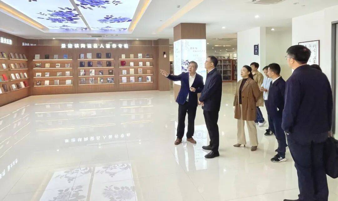 景德镇市委常委、市政府党组成员、副市长提名人选魏冀调研市图书馆