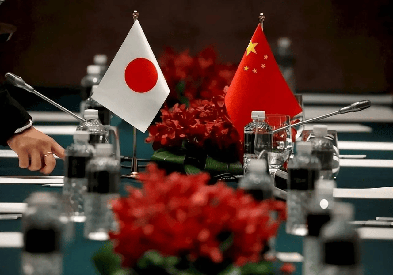 全面反华?高市早苗连开2枪,为出兵台海铺路,解放军舰机已出动