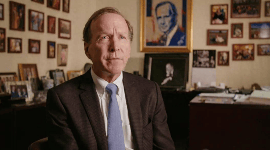 美国前总统之子直言：我去过中国150次，确信中国无敌意，是美国在撒谎